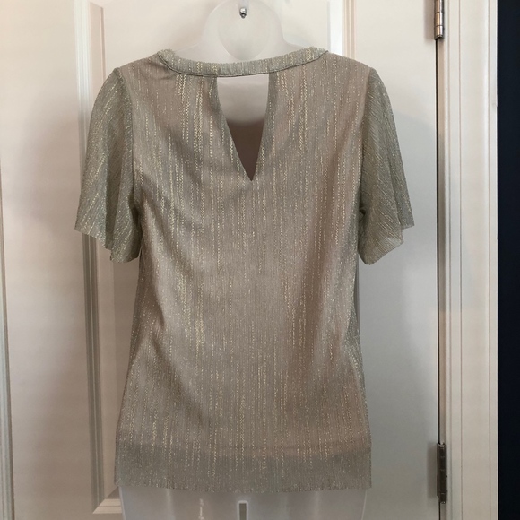 **HP** NWT! Vero Moda Metallic Overlay Top - Picture 5 of 8